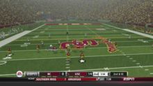 EA NCAA 橄榄球系列赛的代言人抨击提起诉讼的前运动员